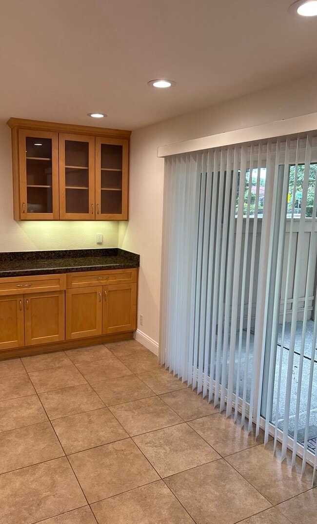 Building Photo - 6056 Elmbridge Dr