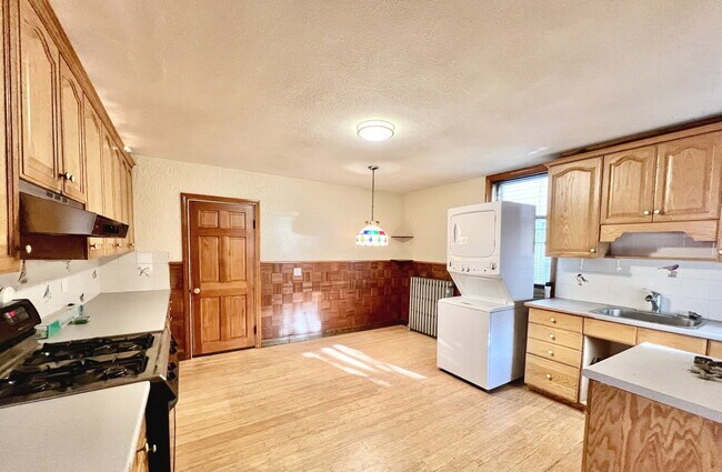 Building Photo - 234 Cypress St