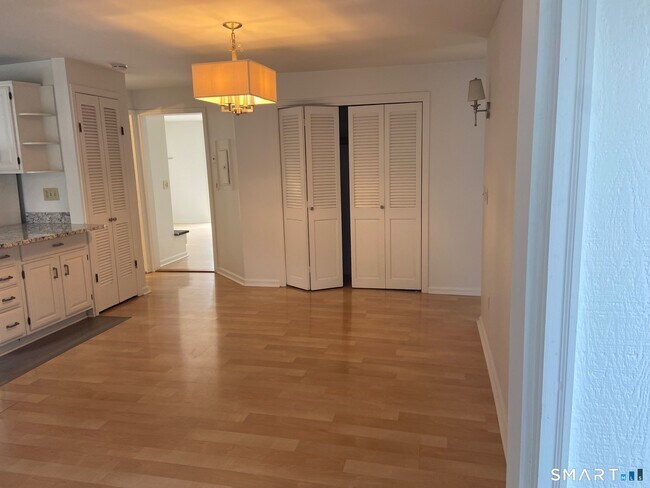 Foto del edificio - 4 McKendry Ct