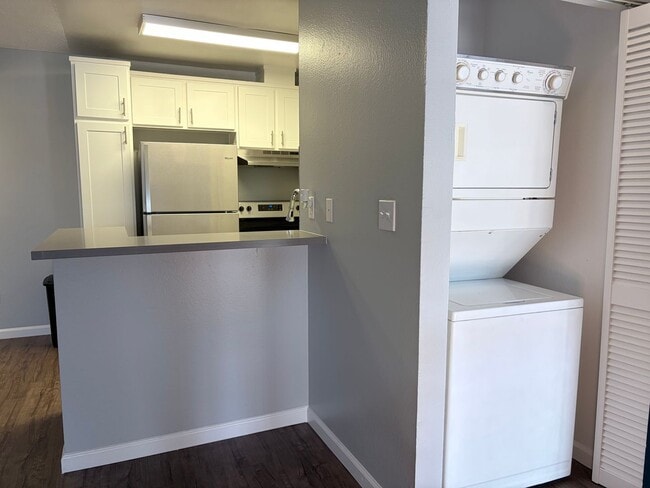Interior Photo - Surf House Apartments