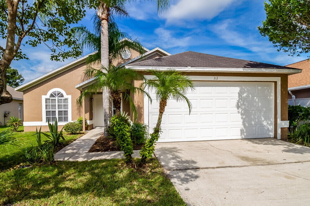 Primary Photo - 312 Riunite Cir