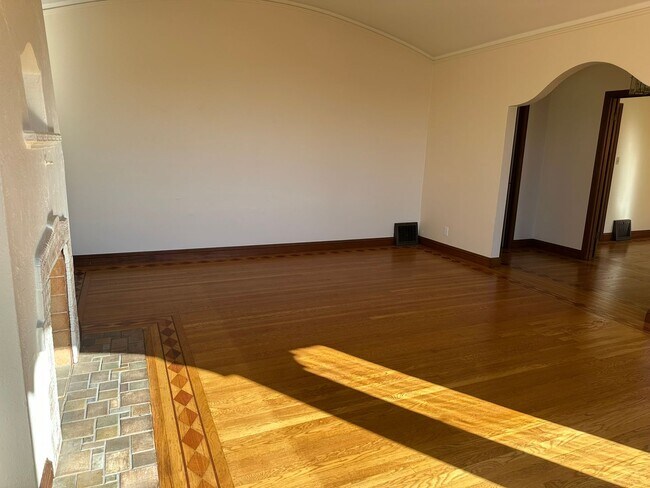 Building Photo - Mt Davidson Manor Home for Rent