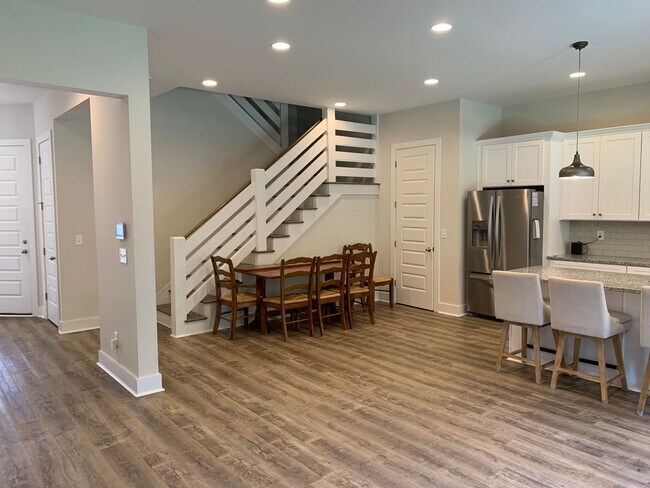 Foto del edificio - Owens Crossing Townhome
