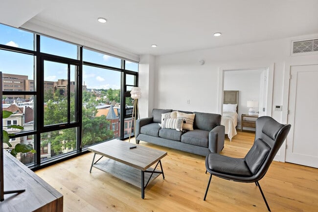 Building Photo - 635 S St NW