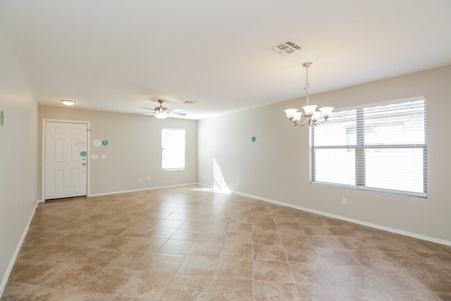 Foto del edificio - 8528 E Desert Ln