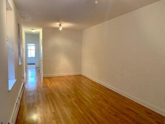 Foto del edificio - 225 E Berkeley St