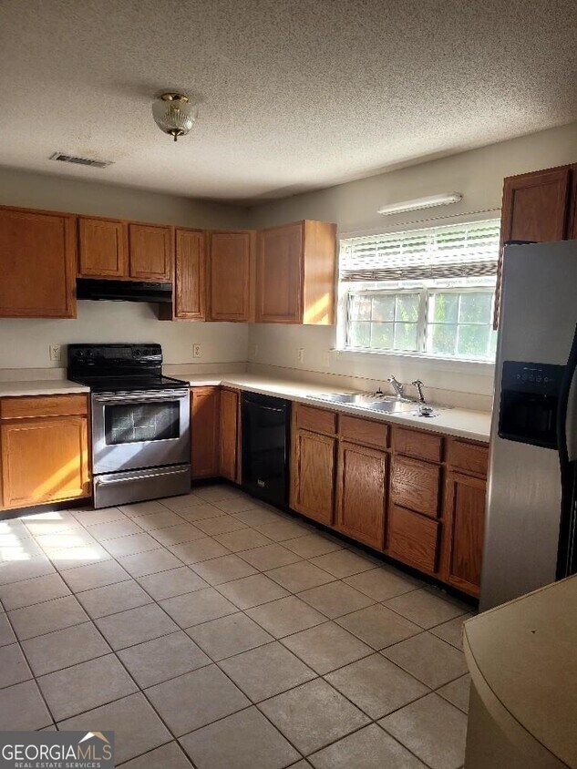 Foto del edificio - 625 Sweetheart Ln