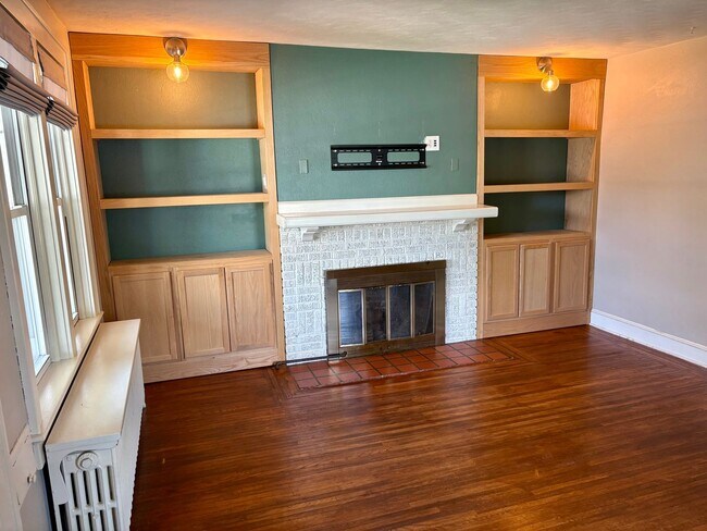 Foto del edificio - 4 Bedroom 1.5 Bath in Suburban SD- Large Yard/Deck and Garage