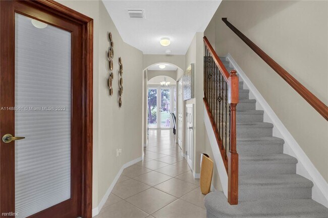 Foto del edificio - 3 br, 3 bath Townhome - 14383 SW 9th Ct