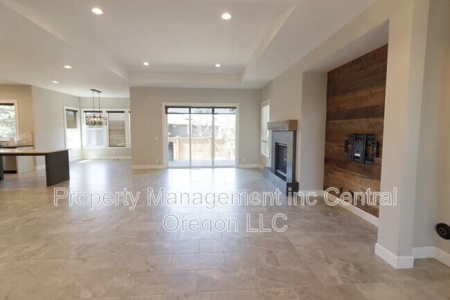 Foto del edificio - 19411 W Campbell Rd