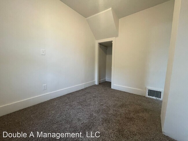 Building Photo - 3 br, 1.5 bath House - 89 Newell St.