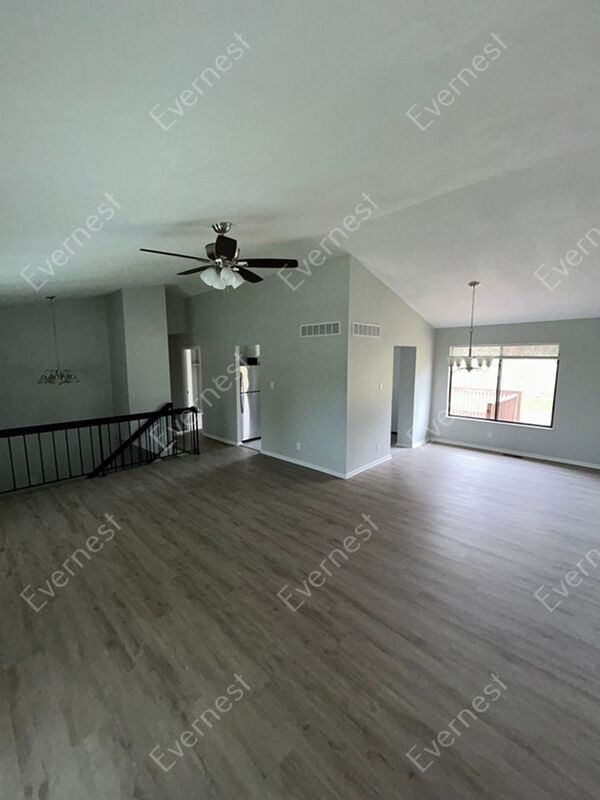 Foto del edificio - 12262 Jerries Ln