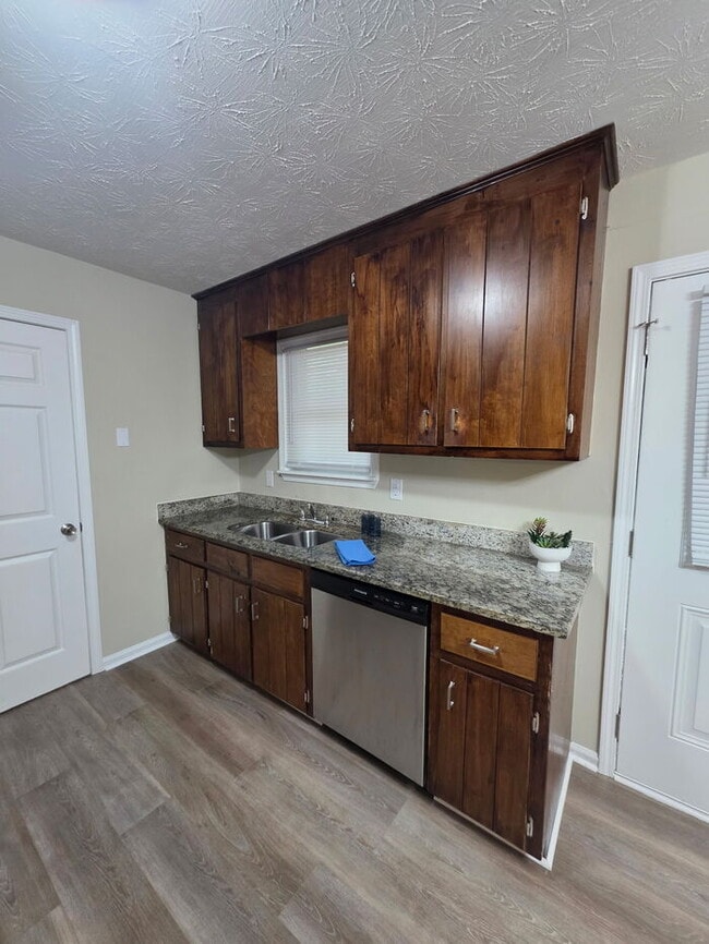 Foto del edificio - 220 Big Oak Cir