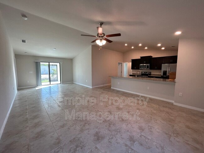 Foto del edificio - 4113 NE 22nd Ave