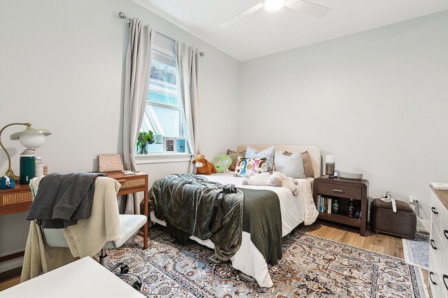 Foto del edificio - Elegant 3 Bedroom, 2.5 Bath Apartment