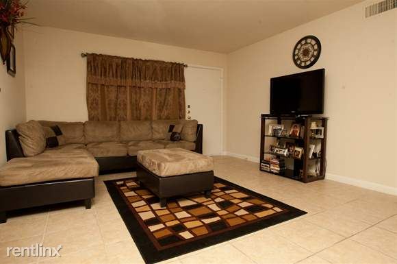 Foto del edificio - 11855 Dashwood Dr