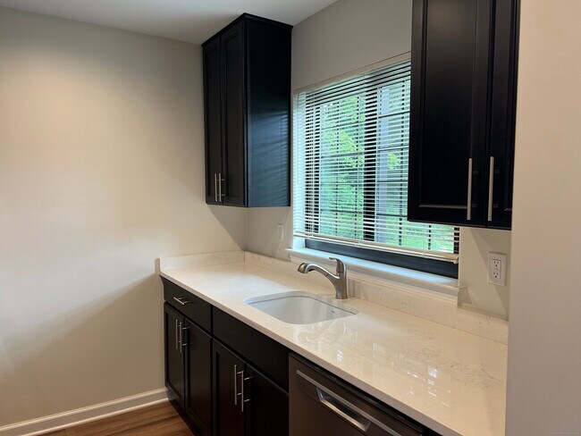Foto del edificio - 315 Foxwood Ln
