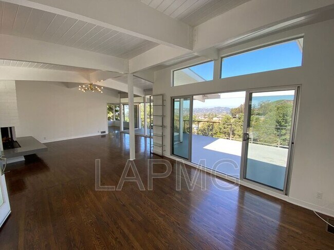 Foto del edificio - 3395 Deronda Dr