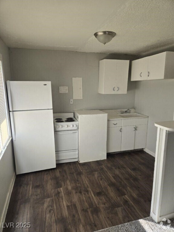 Building Photo - 409 W Van Buren Ave