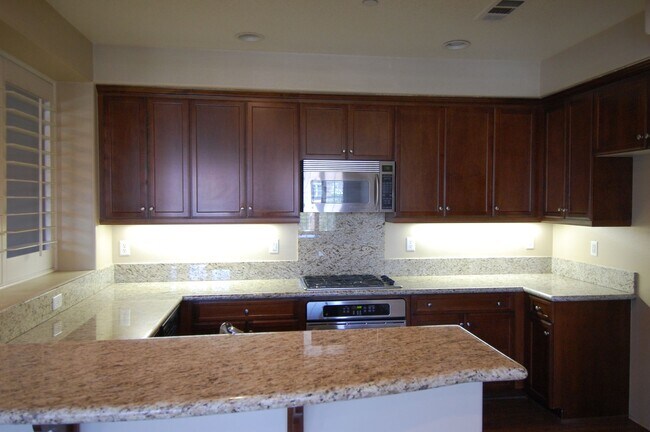 Foto del edificio - Upgraded 2 bedroom/ 2 bath in the heart of...