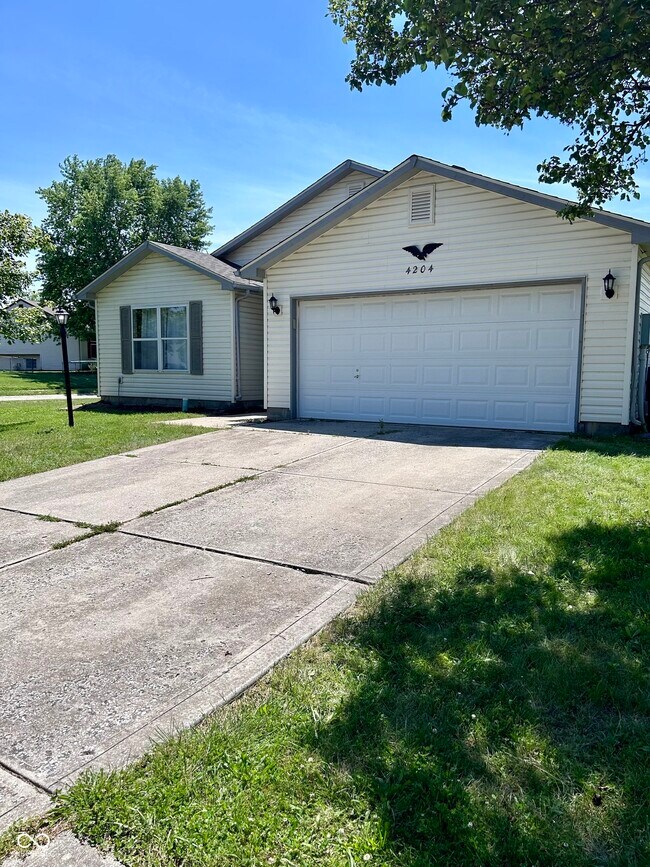 Building Photo - 4204 Sycamore Ct
