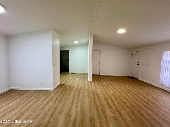 Building Photo - 2209 Pfister Rd