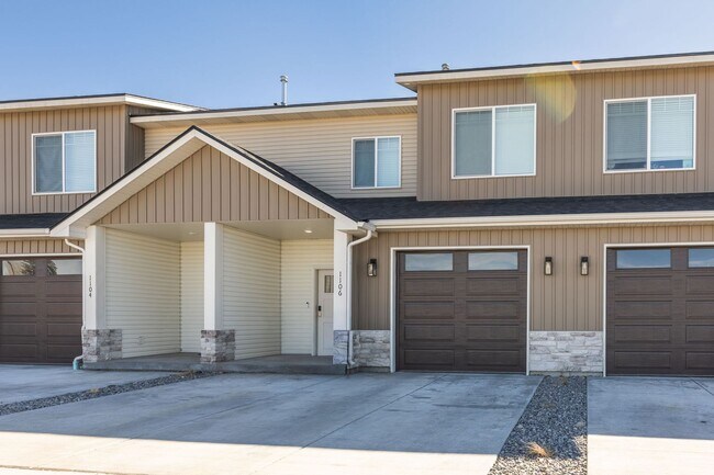 Foto del edificio - MODERN 3 BED 2.5 BATH HOMES IN ST ANTHONY