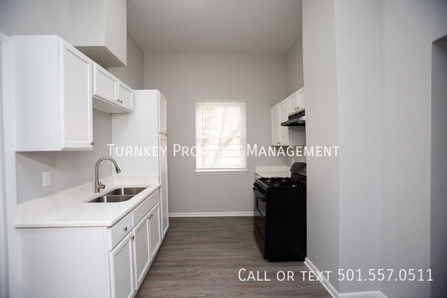 Building Photo - 1622 Hanger St