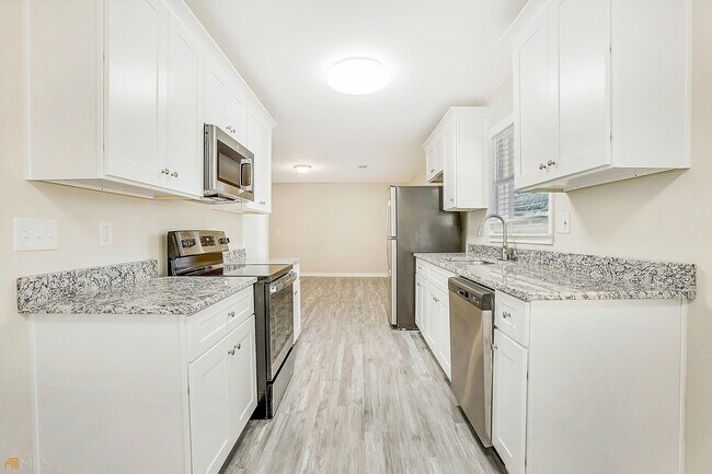 Building Photo - 777 Sage Ln NW