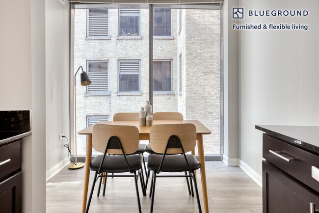 Foto del edificio - 210 N Wells St