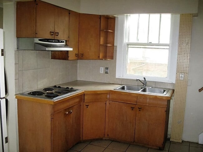 Foto del edificio - AVAILABLE JUNE - 6 Bed, 2 Bath Home Close to Campus!