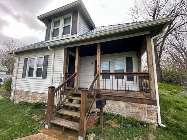 Building Photo - 3 Bedroom, 1 Bath home for rent