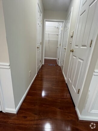 Building Photo - 2872 Commonwealth Cir