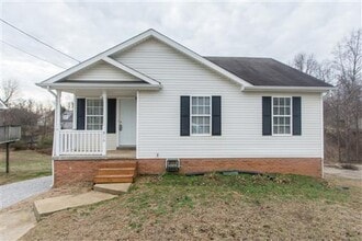 Building Photo - 916 Granny White Rd