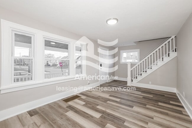 Building Photo - 1001 W 20th St