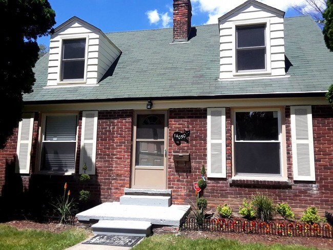 Foto del edificio - Beautiful Brick Home in Oak Park