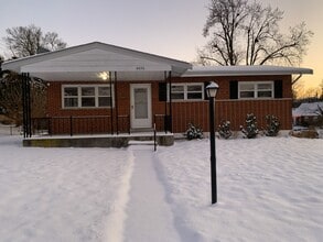 Building Photo - 5073 Grosse Pointe Ln