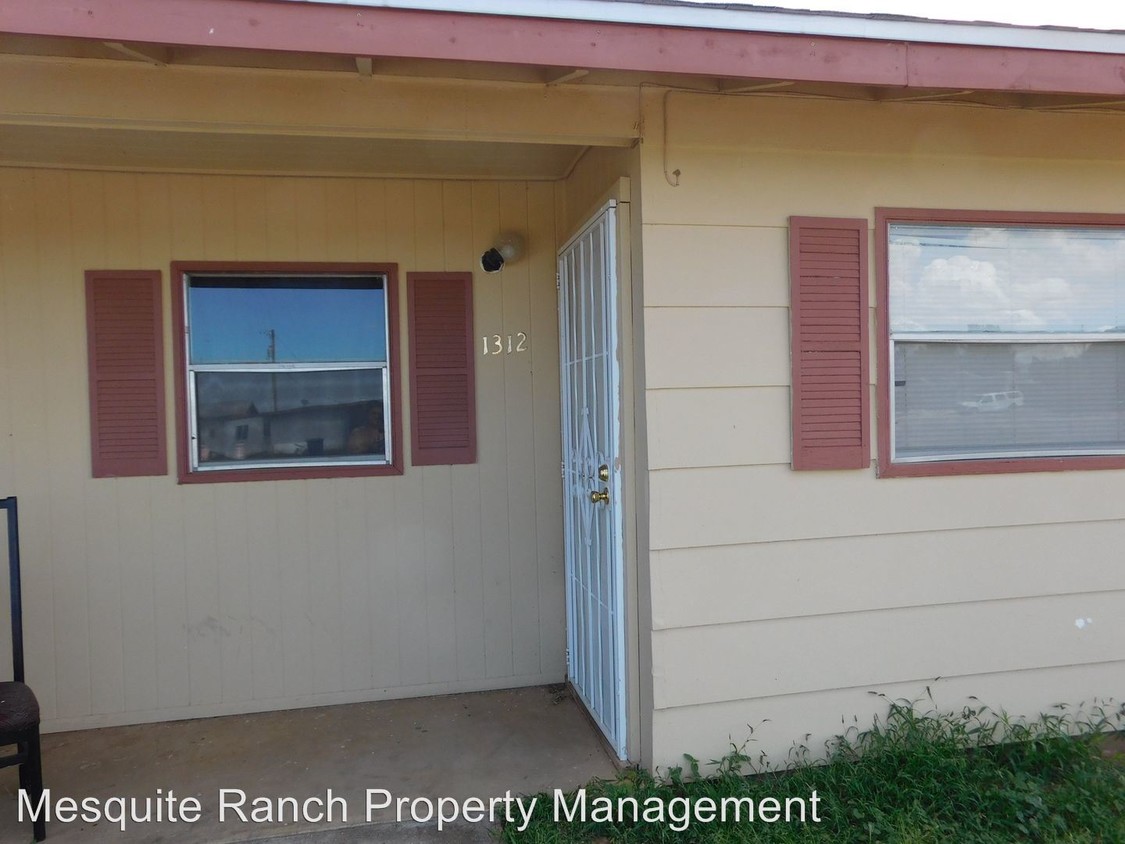 Primary Photo - 1 br, 1 bath Apartment - 1312 E High St #C