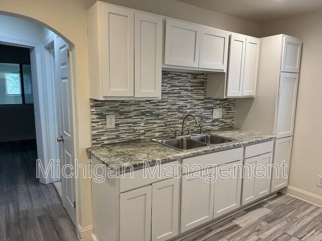 Building Photo - 17164 Northlawn St