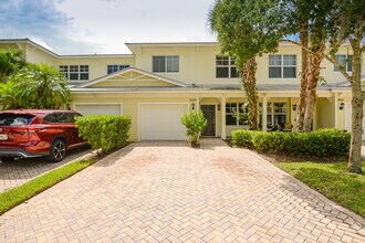 Building Photo - 3929 Sabal Way