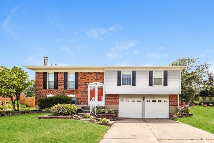 Primary Photo - Charming bi-level Home