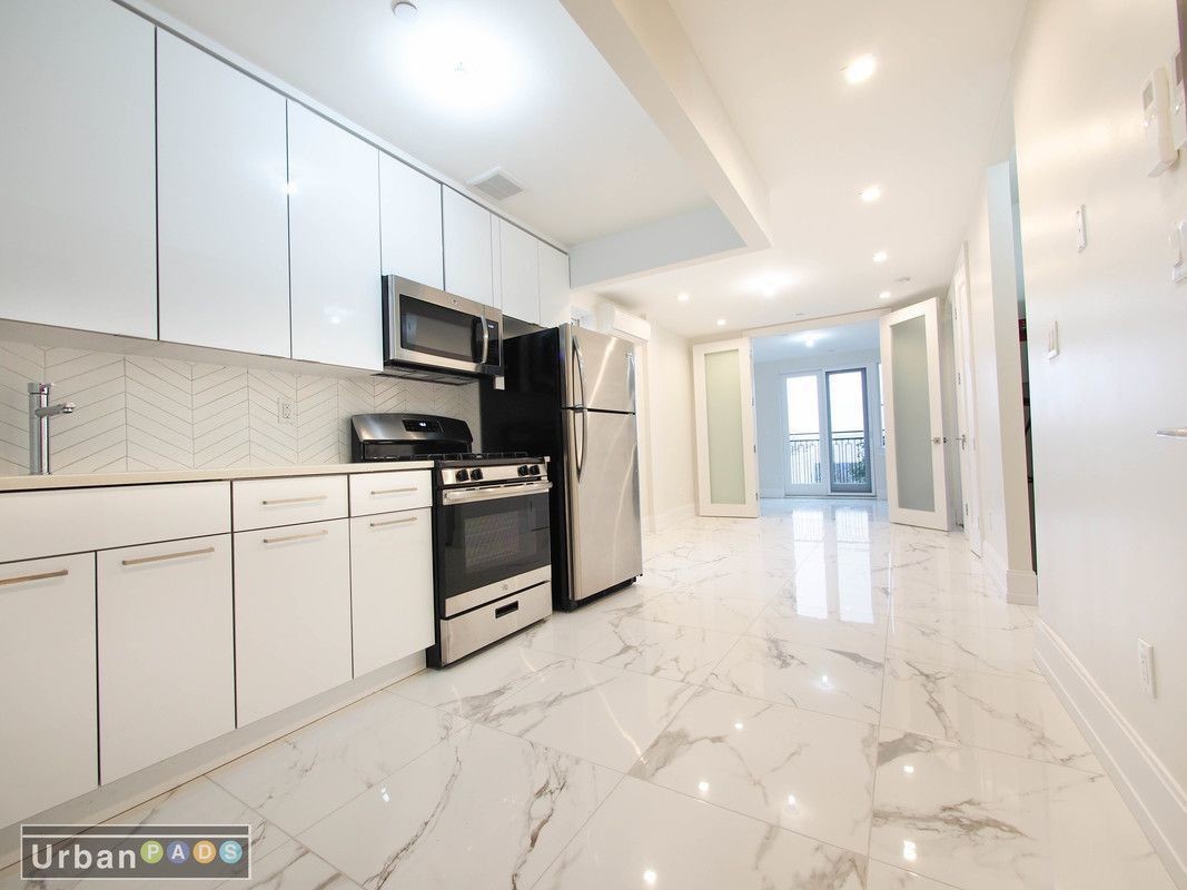 Foto principal - 957 Bedford Ave