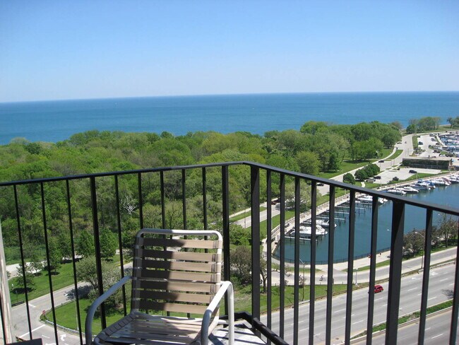 Foto del edificio - 3550 N Lake Shore Dr.