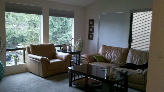 Living room - 114 SW 116th St