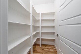 Building Photo - 3818 Lands End Ct
