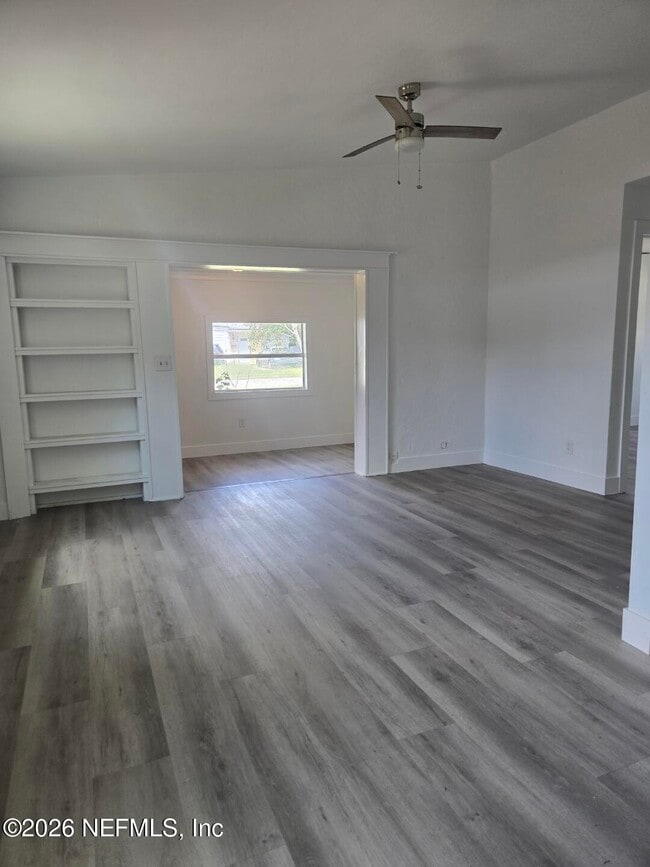 Building Photo - 3827 Eve Dr W