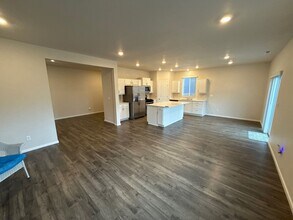 Building Photo - 4770 Daiquiri Ave NE