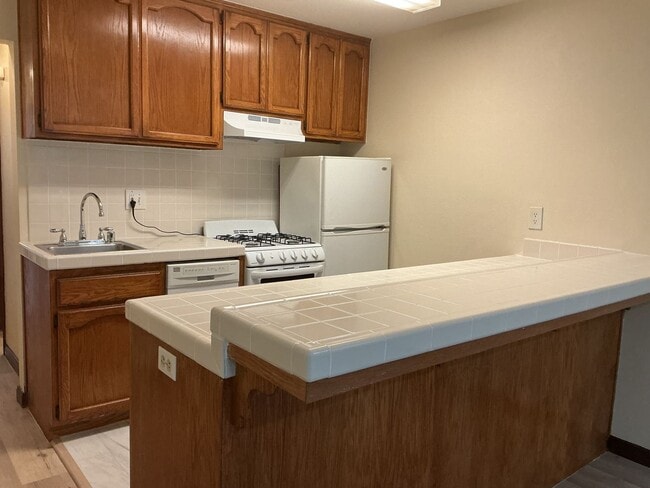 Photo - Los Caballeros #325 Apartment