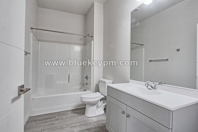 Building Photo - #102 MOVE IN SPECIAL Free Month with 13 Month Lease and 700+ FICA