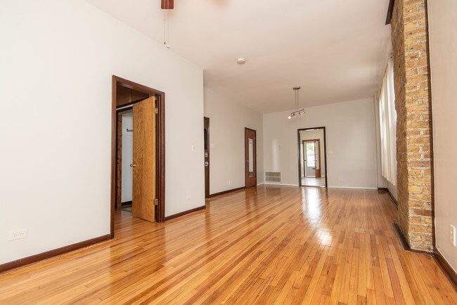 Foto del edificio - 2623 N Richmond St